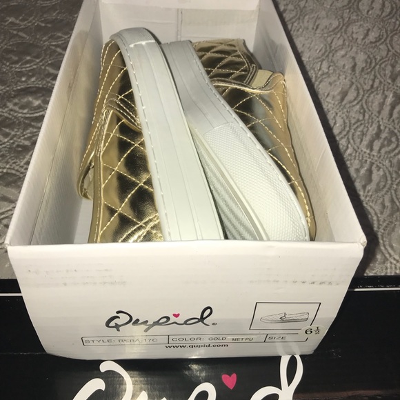 Qupid Women’s Reba Walking Shoe - Picture 7 of 8